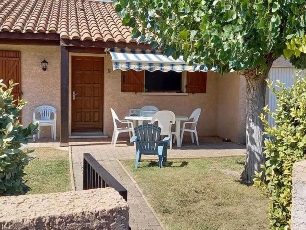 Pretty Villa With Above Ground Pool Saint-Genies-de-Fontedit Exteriör bild