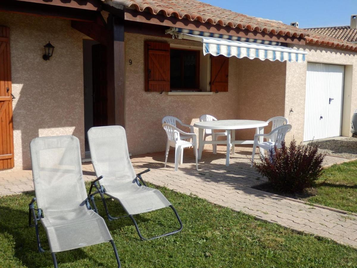 Pretty Villa With Above Ground Pool Saint-Genies-de-Fontedit Exteriör bild